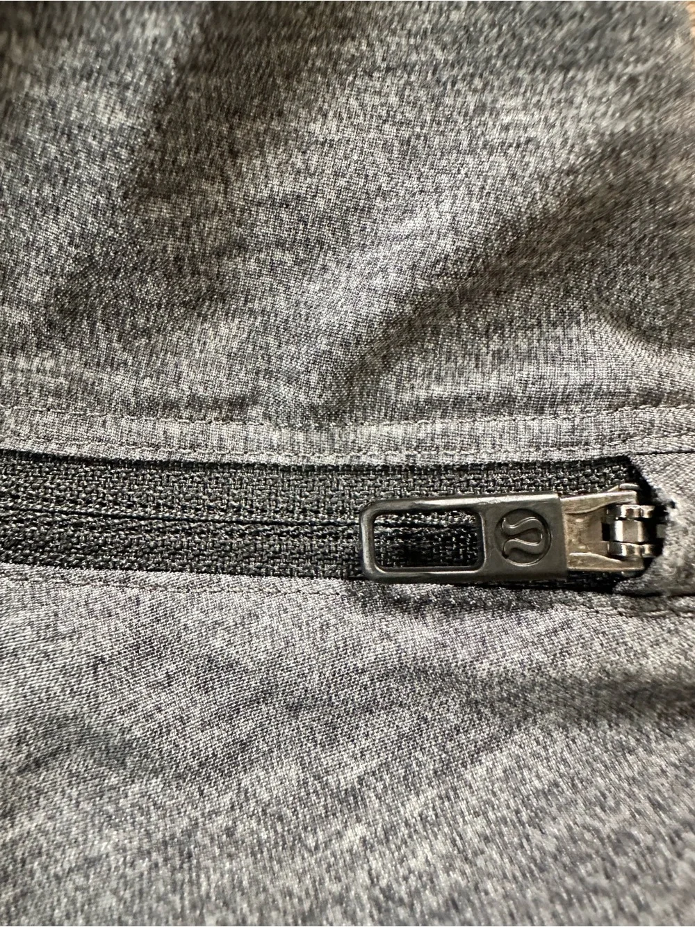 Lululemon T.H.E. Shorts Mens Medium Heather Gray Linerless 11 Inch Gym Athletic